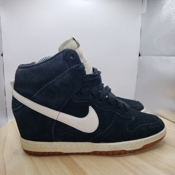 Nike Shoes - Nike Womens 8.5 White Black Suede Dunk Sky Hi Hidden Wedge Shoes 528899-002